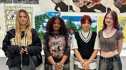 Art students draw crowds and break records...